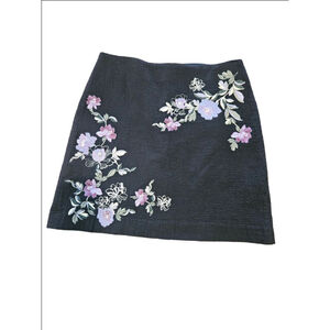 Loft NWT Women's Black Skirt Embroidered Purple Floral Design Size 4